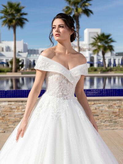 Miss Kelly - 251-06